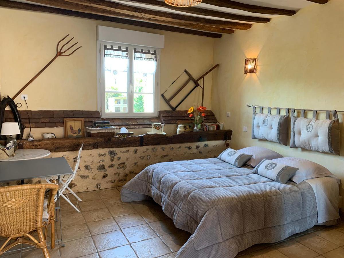 Les Logis Du Breuil Bed and Breakfast Marchéville Exteriör bild