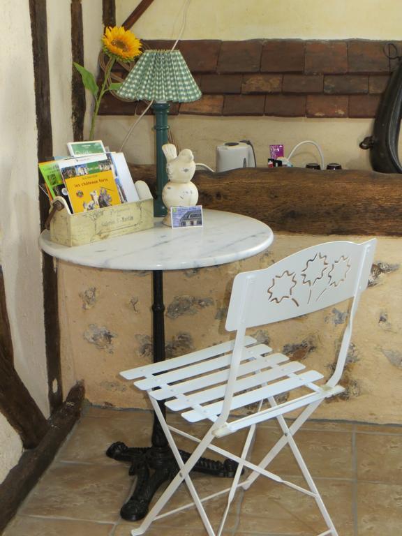 Les Logis Du Breuil Bed and Breakfast Marchéville Rum bild