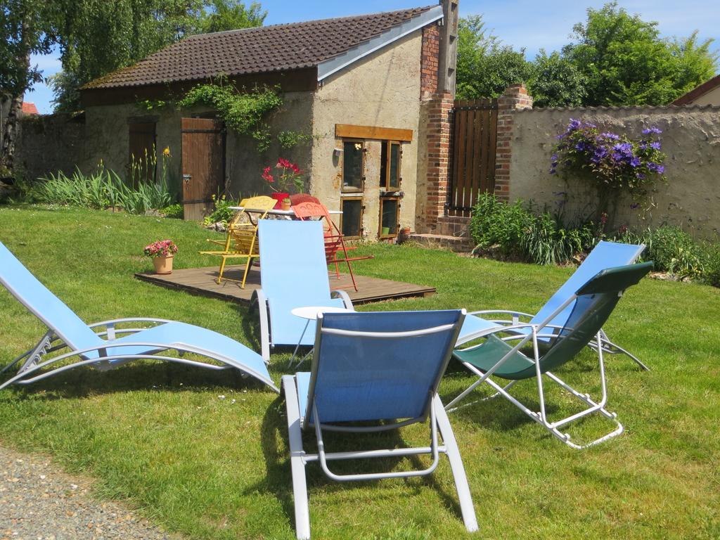 Les Logis Du Breuil Bed and Breakfast Marchéville Exteriör bild