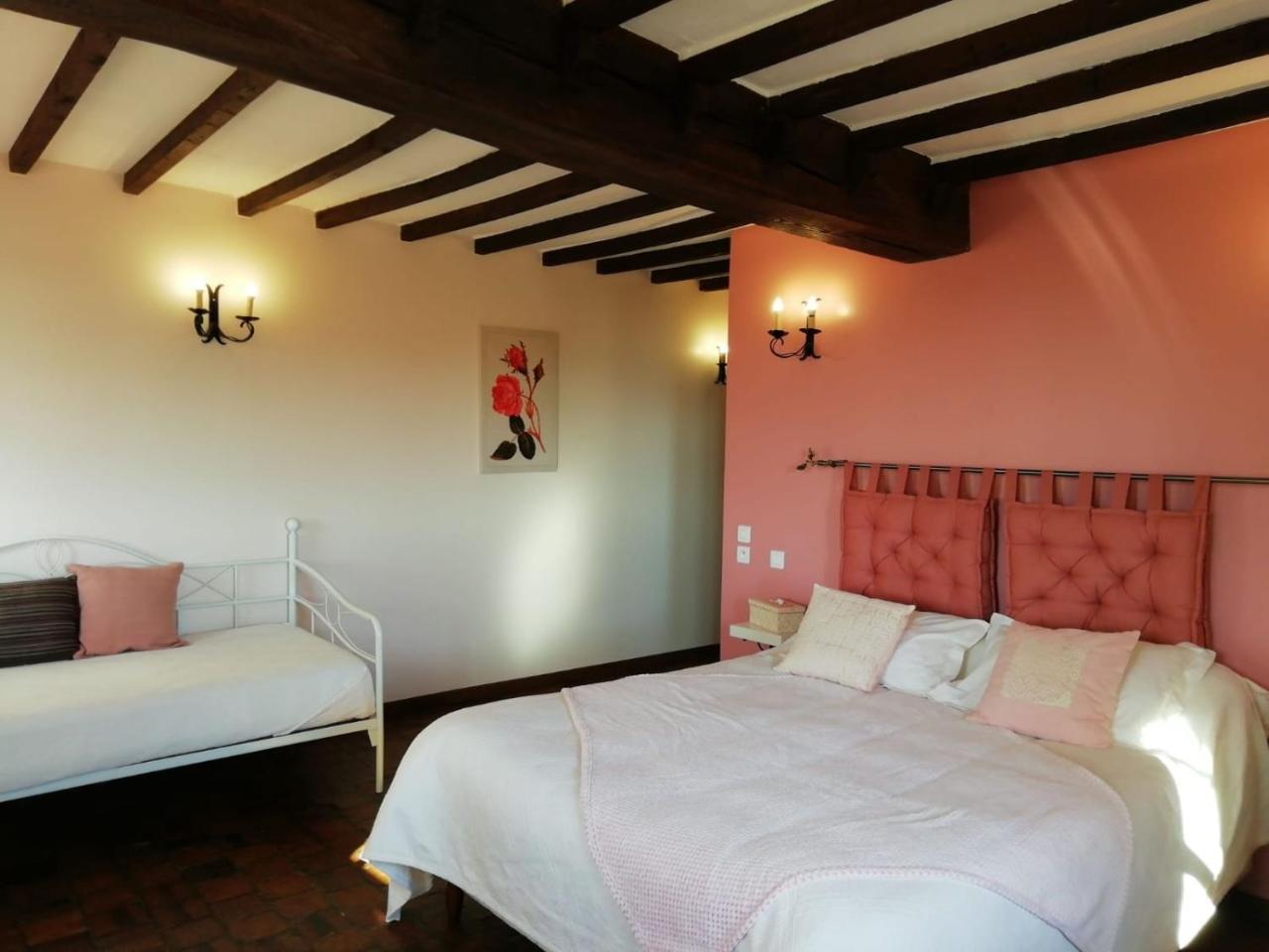 Les Logis Du Breuil Bed and Breakfast Marchéville Exteriör bild